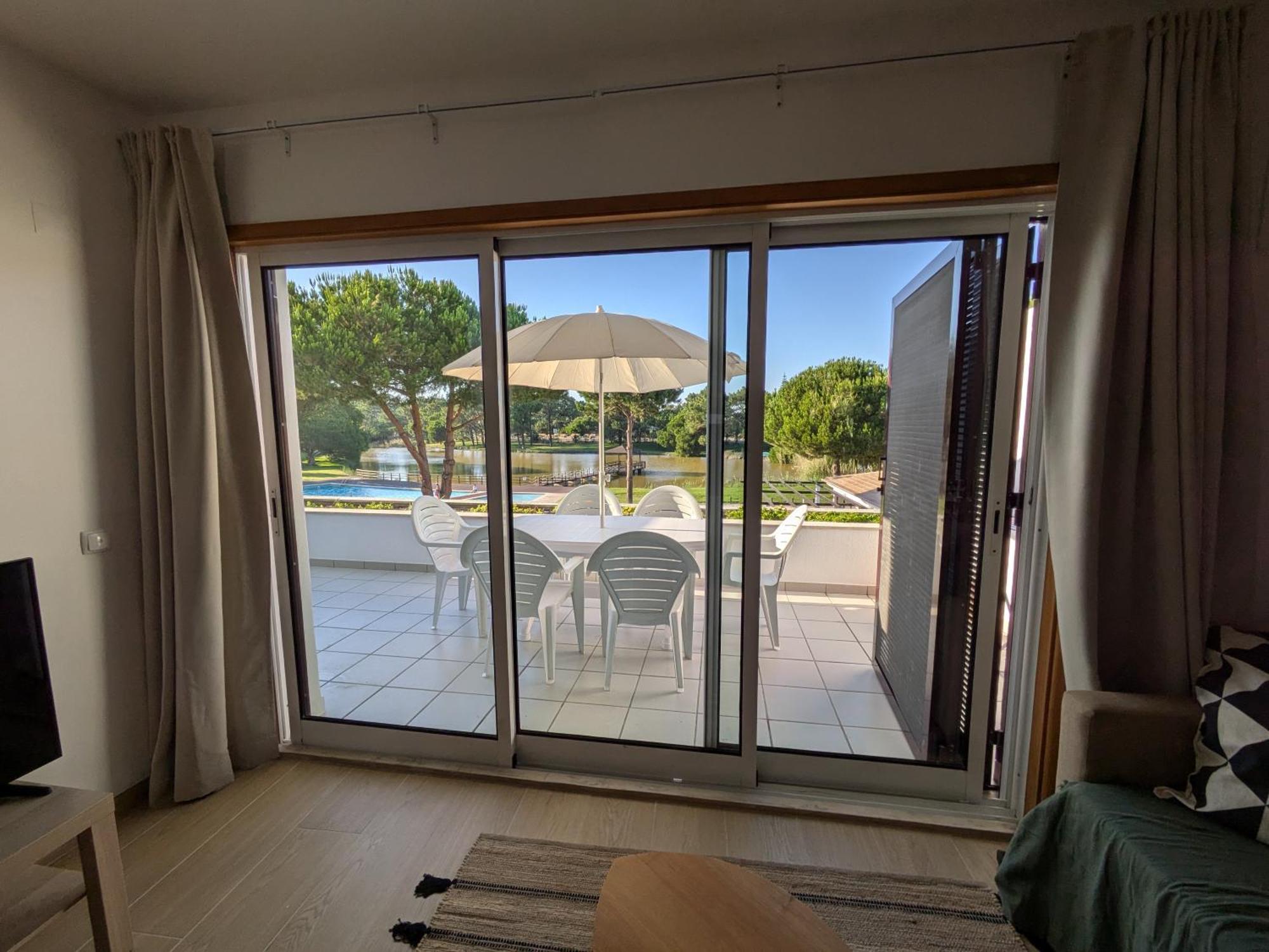 Private Lake Condo Apartment - ตรอยา ภายนอก รูปภาพ