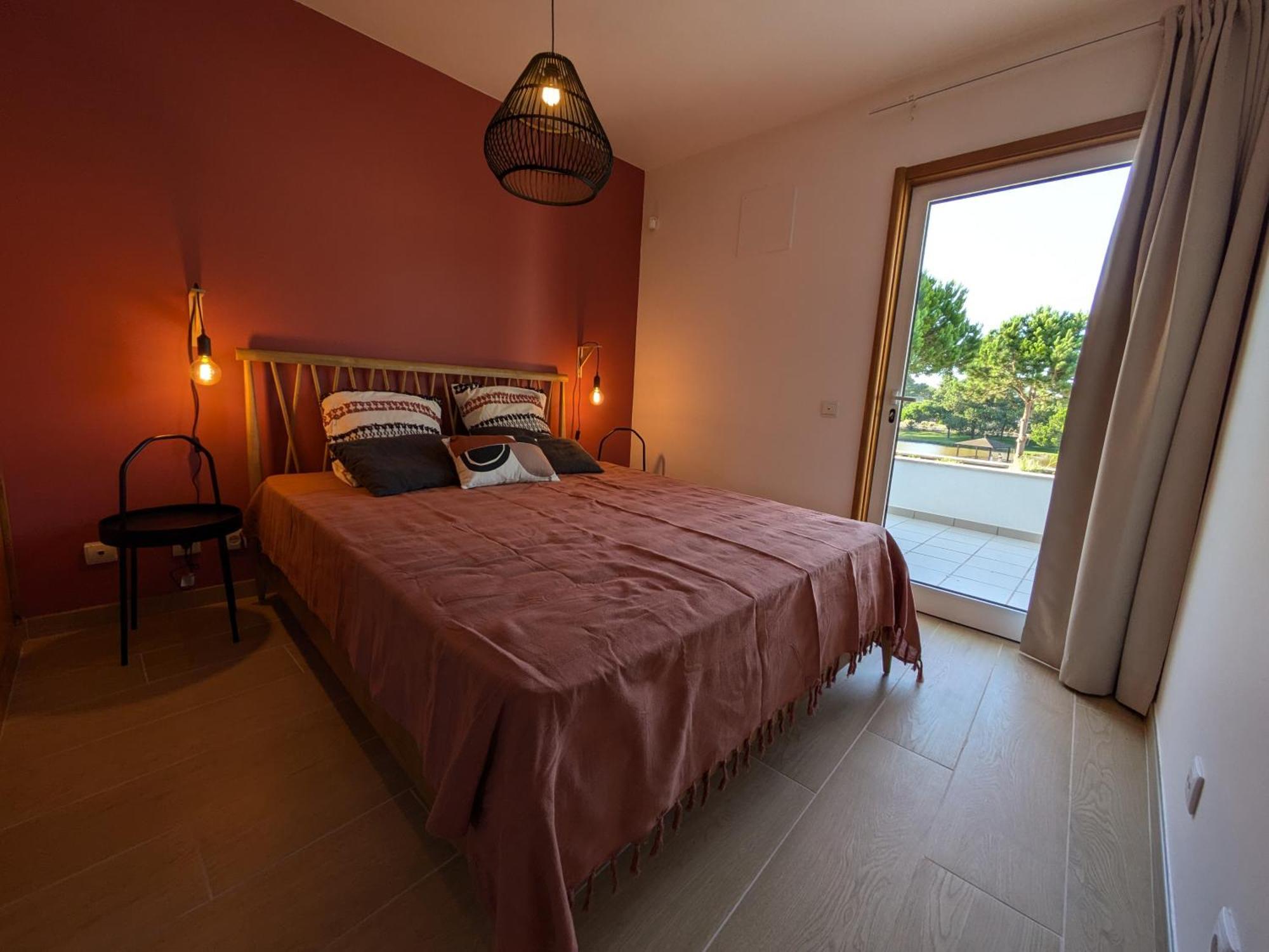 Private Lake Condo Apartment - ตรอยา ภายนอก รูปภาพ