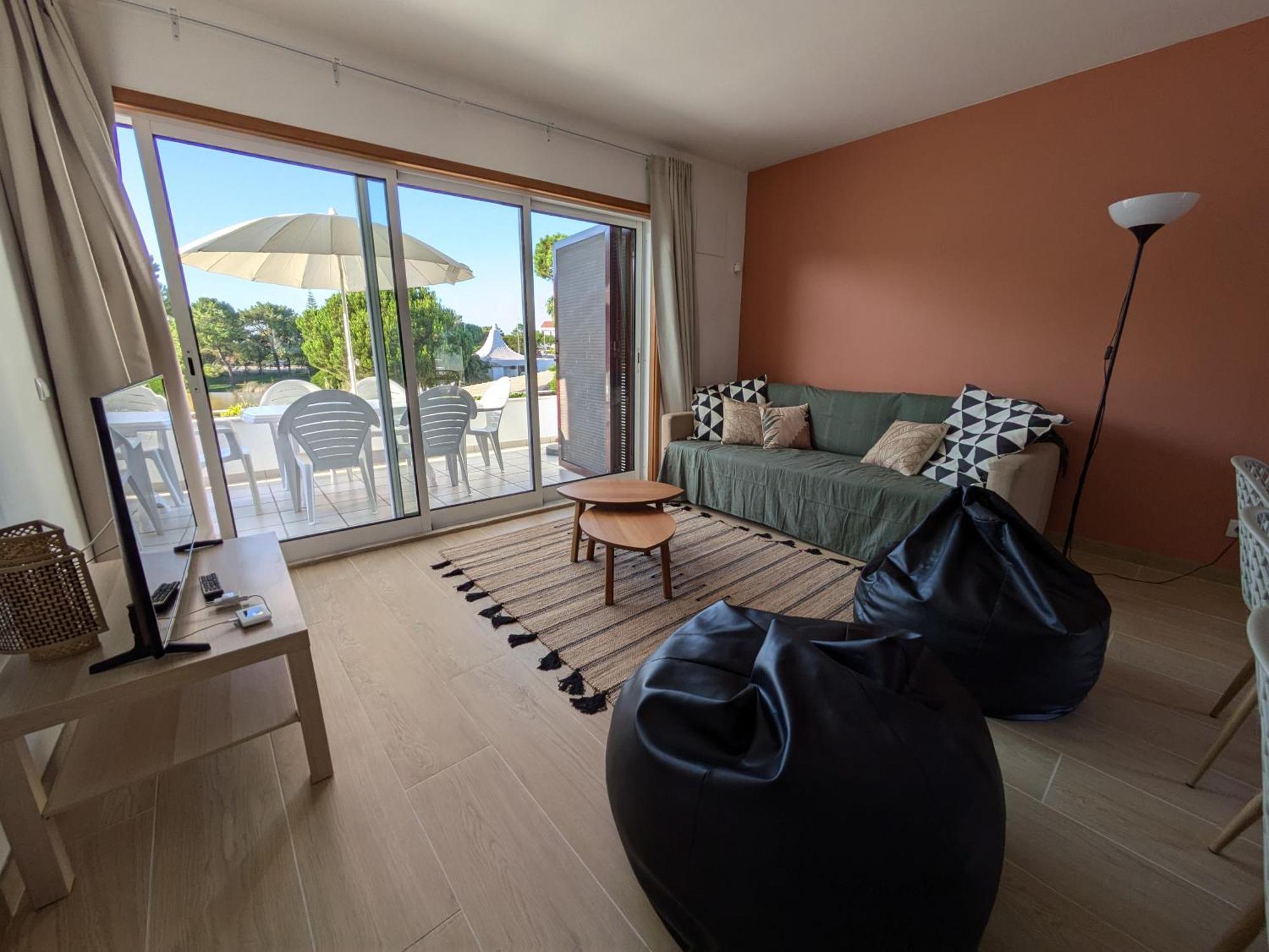 Private Lake Condo Apartment - ตรอยา ภายนอก รูปภาพ